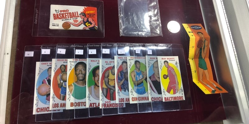 Wilt Chamberlain and Oscar Robertson Pulled from 1969 Topps Pack at The National